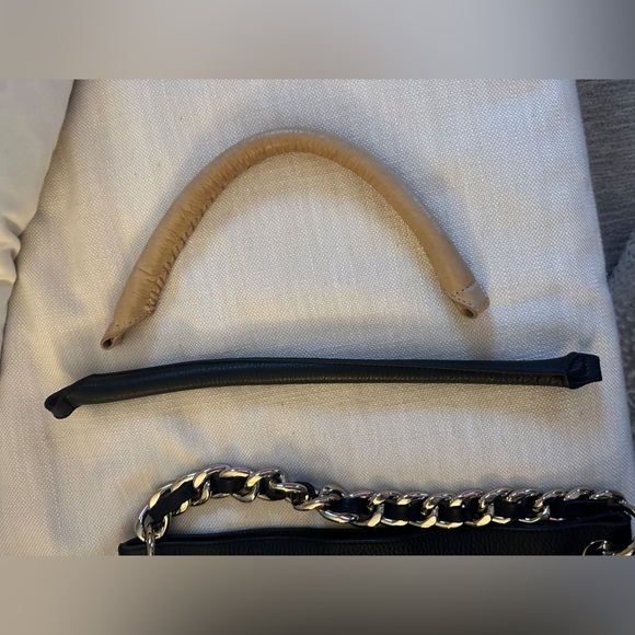 Build Your Bag from Mark & Graham.
With 3 different handles included. - Picture 10 of 10